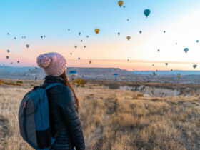 Ilustrasi Travelling