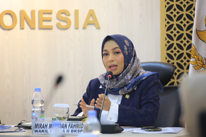 Senator Mirah Ajak Pemuda Berikan Kontribusi Holistik