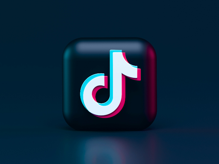 Sumber: Unsplash by Alexander Shatov